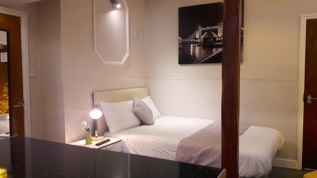 ยูไนเต็ด ลอดจ์ โฮเต็ล Hotel ลอนดอน ภายนอก รูปภาพ